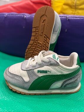 Puma Kids White, Gray & Green Retro Runner